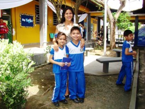 A dona de casa Mara Amaro tem dois filhos matriculados na escola Brigadeiro Camarão: Samuel, de 9 anos, e Izabel, de 7 anos