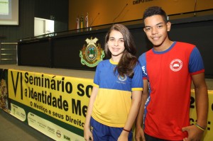 Estudantes premiados - Joelma Moreira e Alex Rodrigues