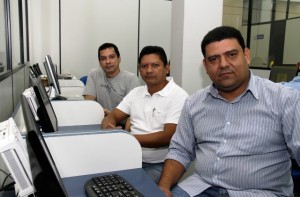 O professor de Matemática Eriberto Façanha explica que, após identificação das escolas com desempenho baixo na disciplina, o grupo se desloca até o município, para trabalhar com os educadores