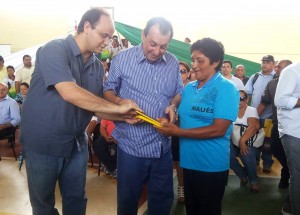 Tablets foram repassados a 115 professores em Maués.