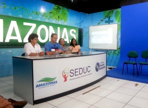 Secretário de Educação Rossieli Silva participou da formação para professores do interior, ministrada via Centro de Mídias