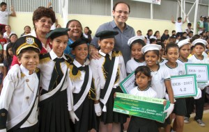 Na Mostra de Gestão, escolas apresentaram seus projetos, prêmios e índices educacionais.