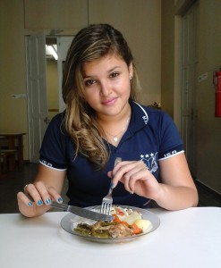 Na escola, Luane Montefusco passou a contar com uma alimentação mais balanceada a partir de prescrição médica.