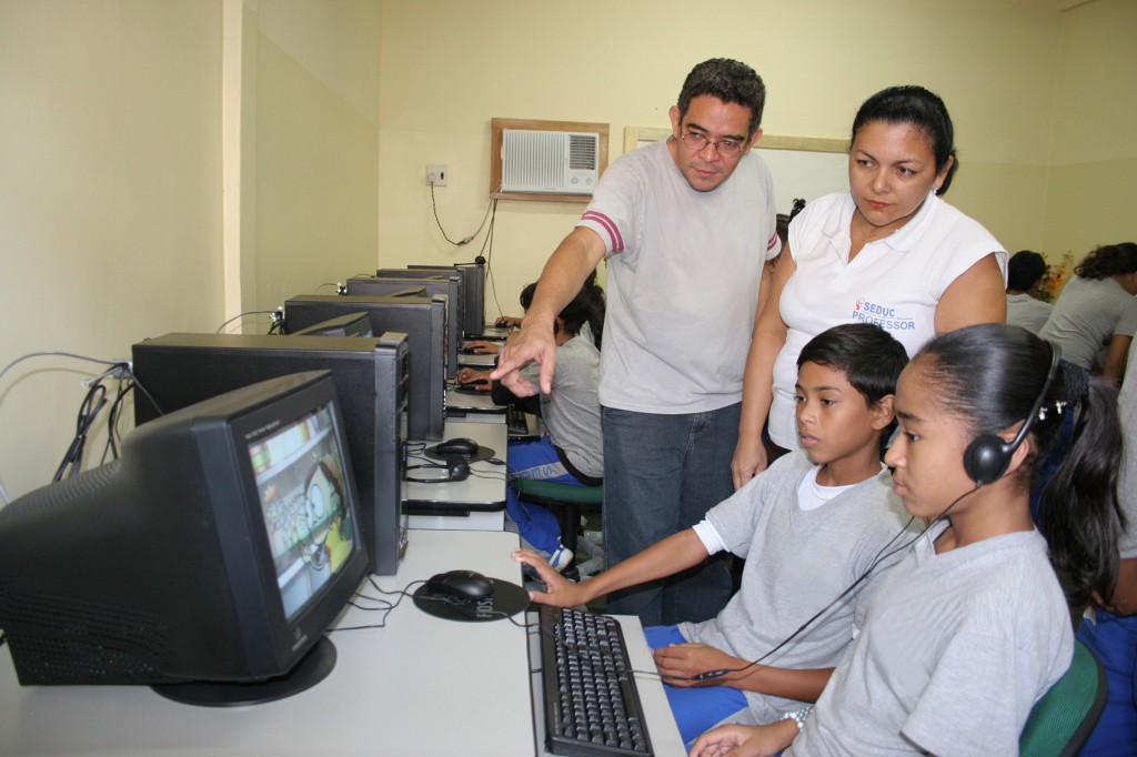 Cursos atenderão a professores da capital e do interior