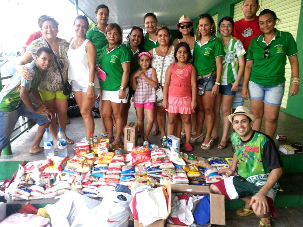 Projeto da escola Vicente Schetinni em parceria com a escola de samba Aparecida