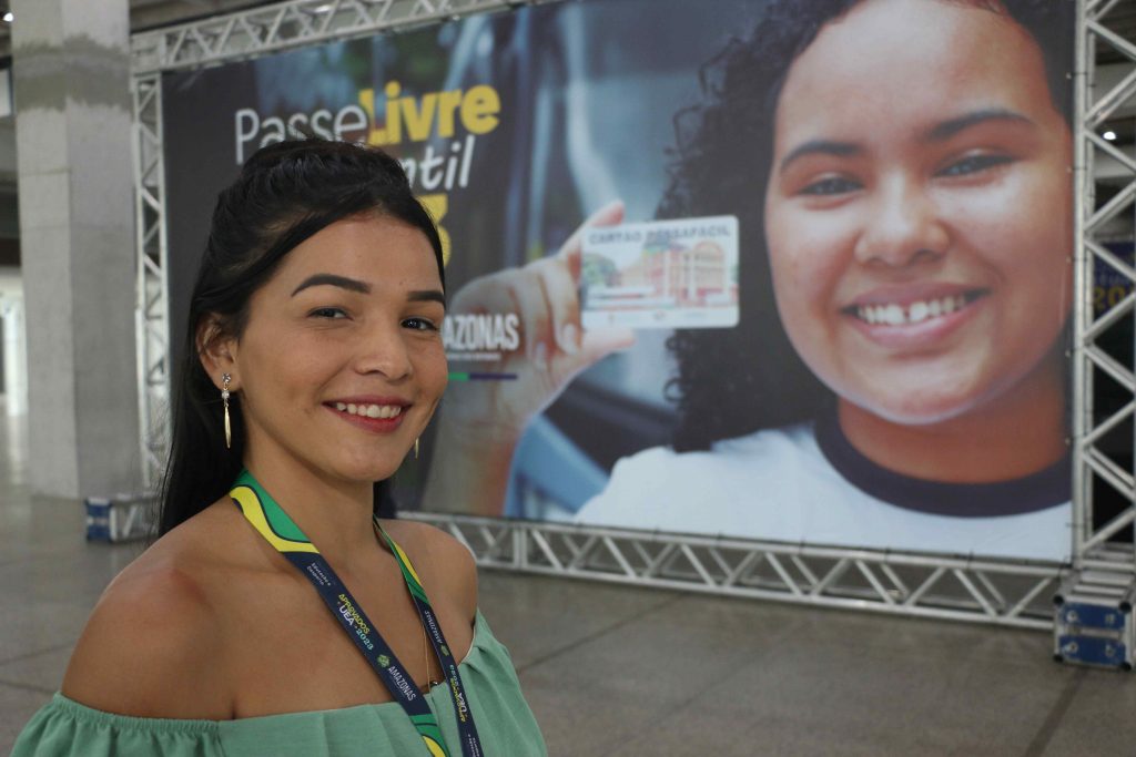 E outra aluna de Itacoatiara, do Ensino Presencial Mediado por Tecnologia, também teve êxito com aprovação

 