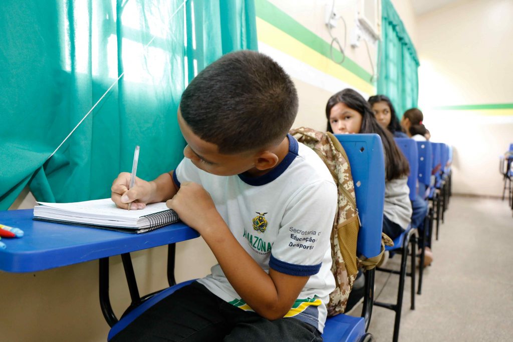 Aluno em Sala de Aula_Faça Bonito_Euzivaldo Queiroz- Seduc-AM_