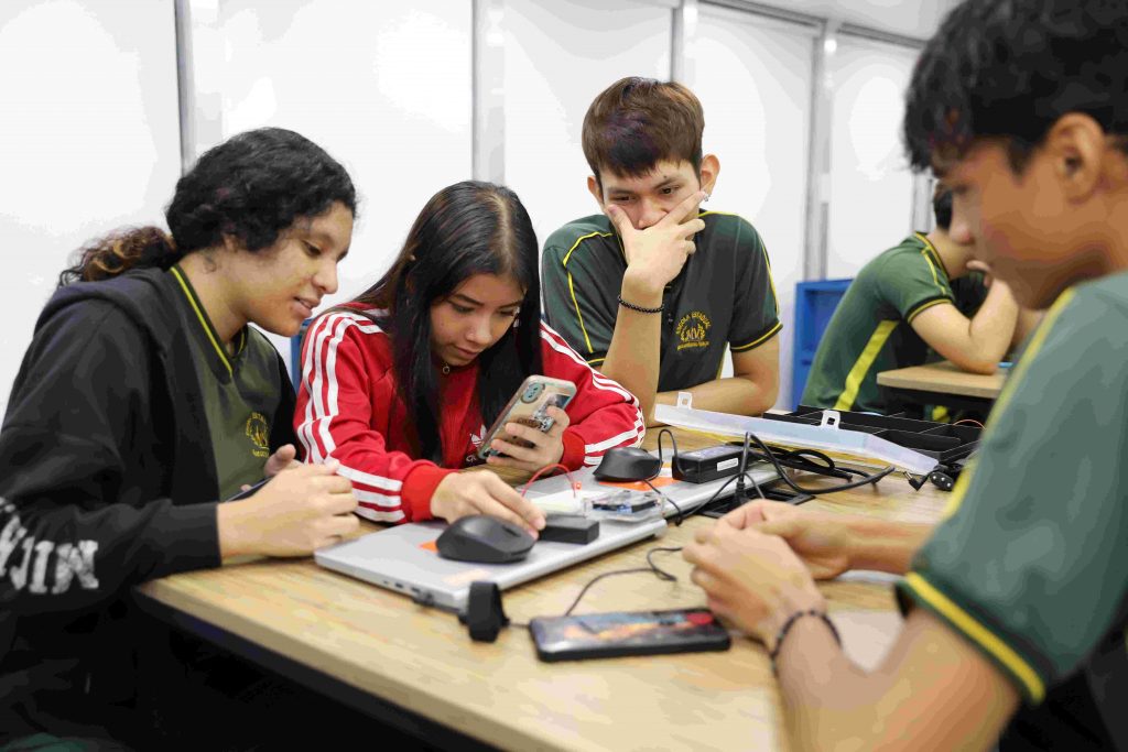 Educação_laboratório móvel de engenharia_Fotos_Eduardo Cavalcante_seduc_Am (9) (1)